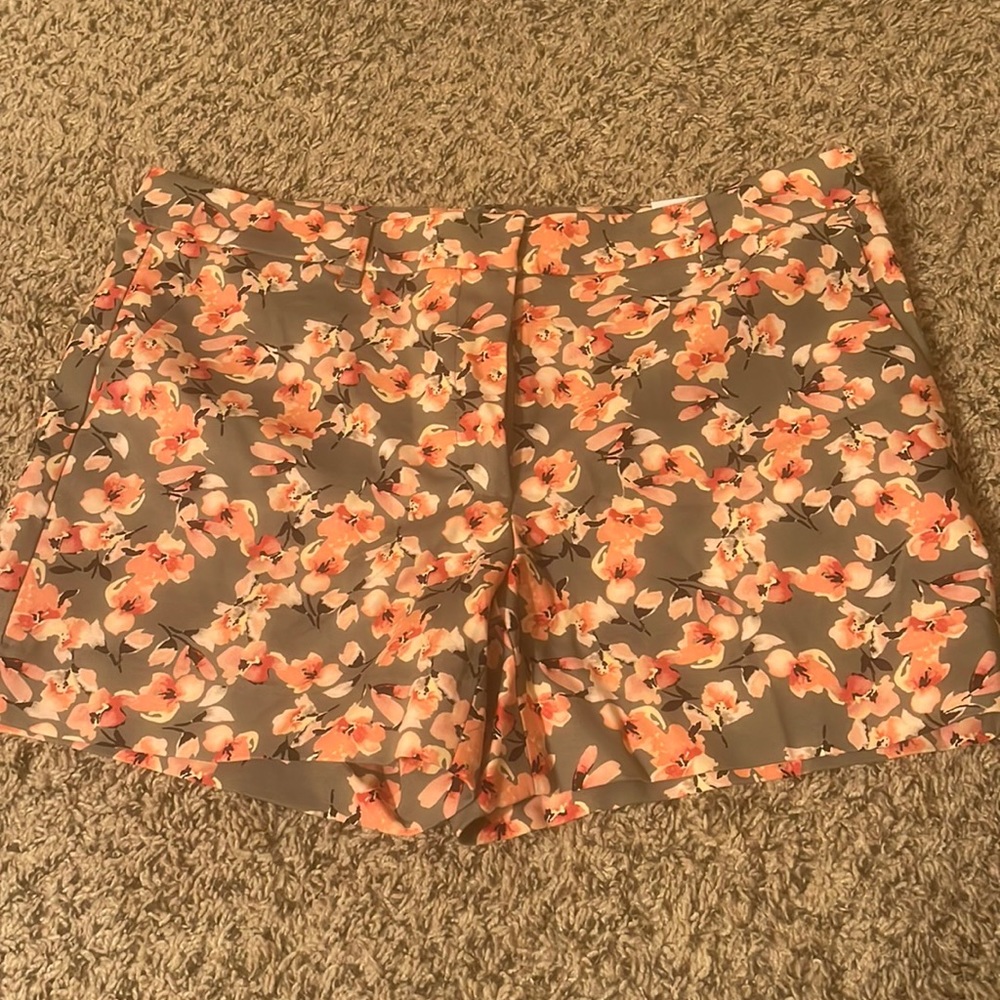 Petite floral printed shorts